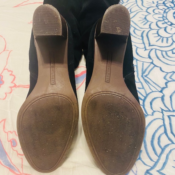 👢 TOMMY HILFIGER BLACK SUEDE BOOTS SIZE 9 - Picture 4 of 4